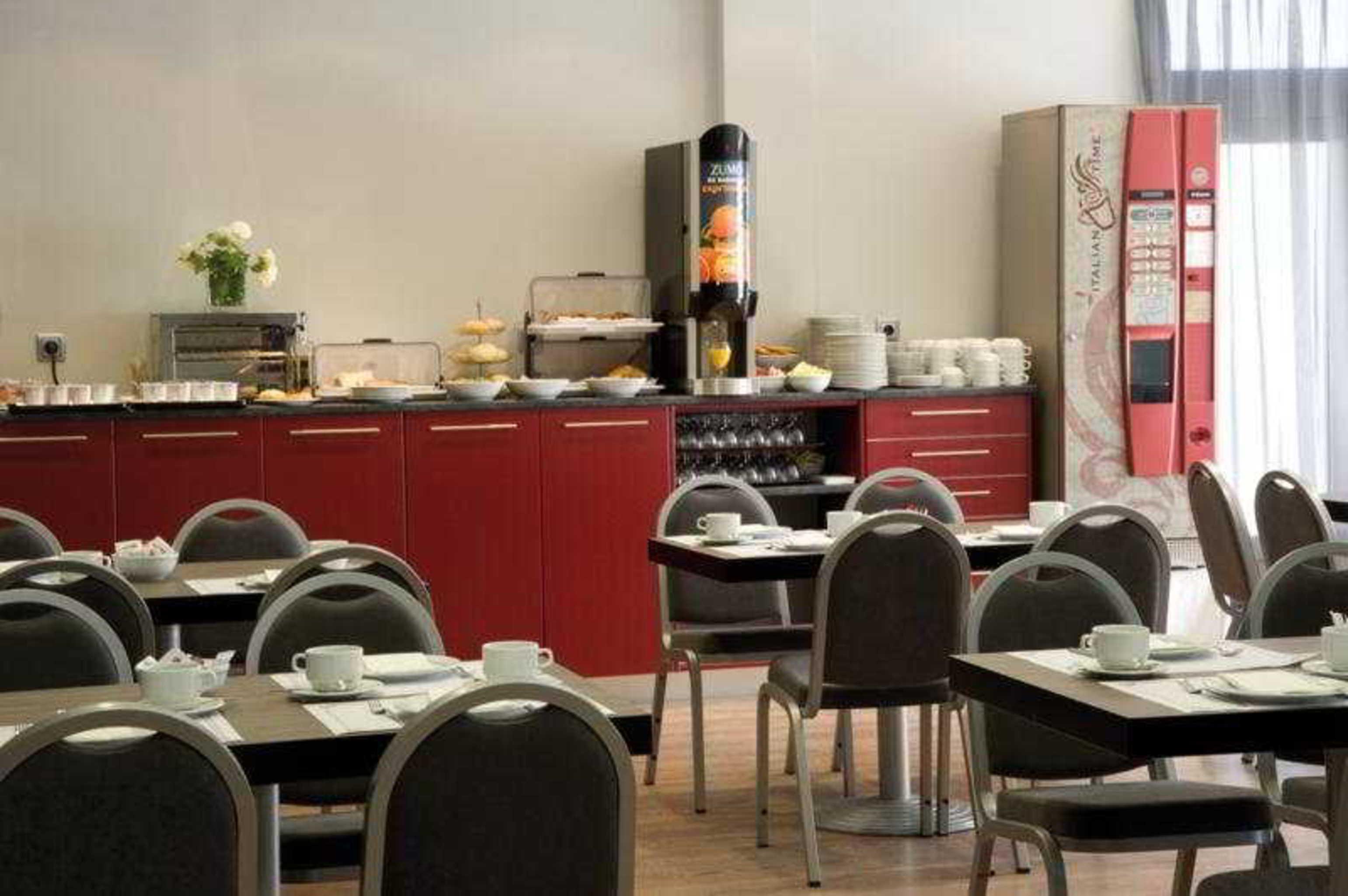 Hotel Cisneros Alcalá de Henares Restoran fotoğraf