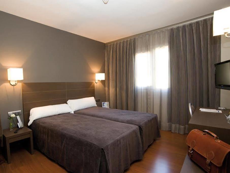 Hotel Cisneros Alcalá de Henares Dış mekan fotoğraf